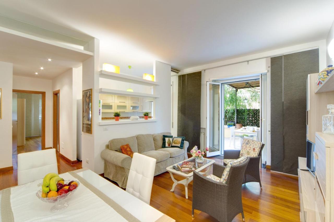 Viale Tirreno - Appartamento Con Patio Рим Экстерьер фото